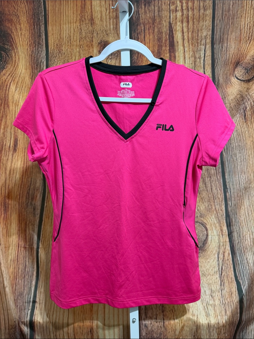Fila Sport Performance V-neck Active Top Size M